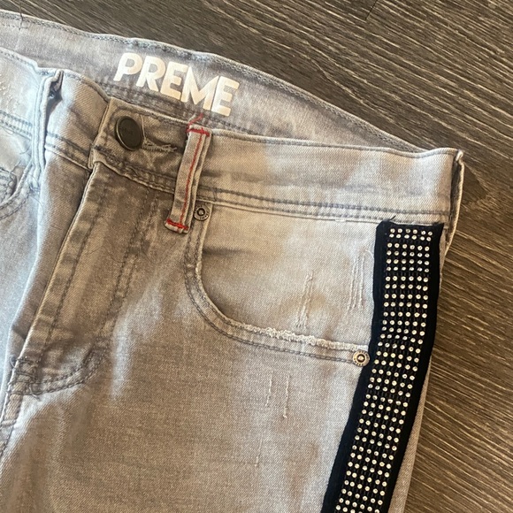 Stylish Preme Gray Jeans with Black Accents - Picture 2 of 4